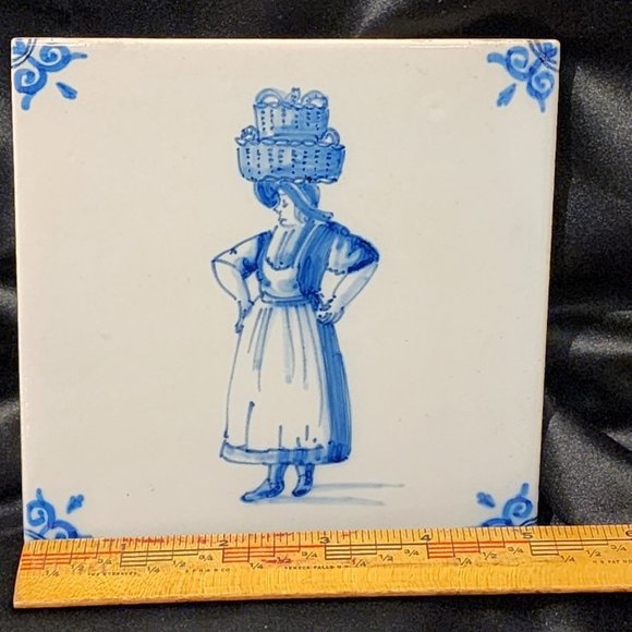 Vintage Harlingen Holland Delft Tile: Woman with Baskets on Her Head - Picture 3 of 5